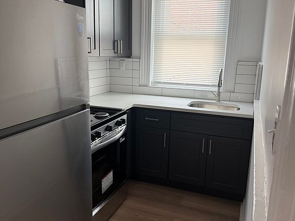 5th image of 124 W College St APT 4