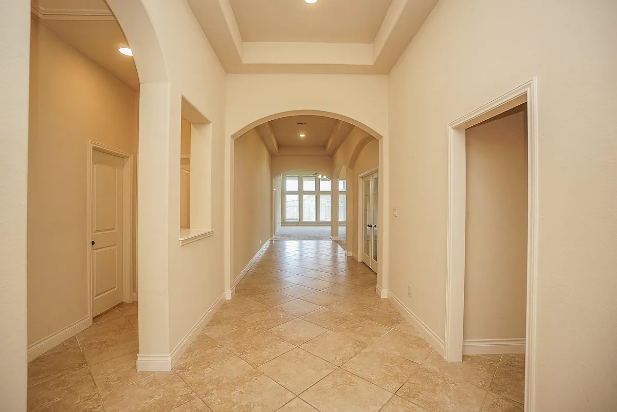 Building Photo - 1215 Watercrest Park Ln