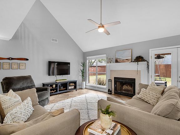 5th image of 4554 Knollwood Ln