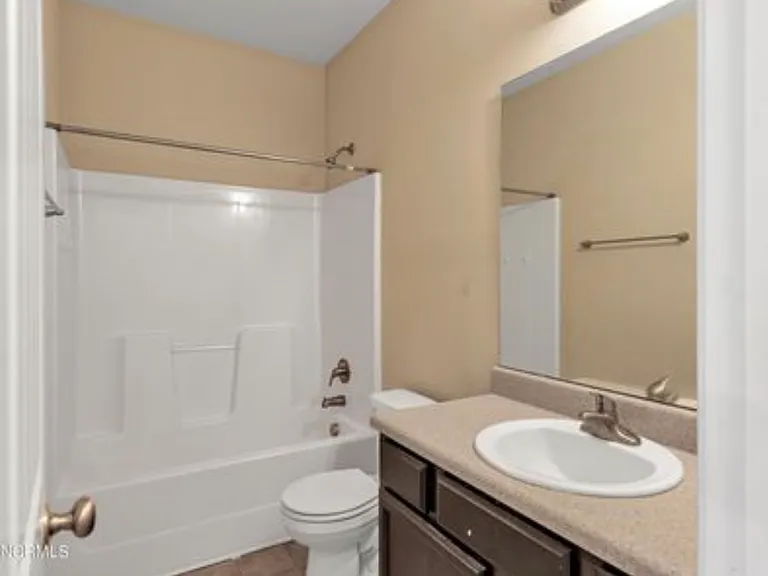 110 Waterstone Ln — Photo 9