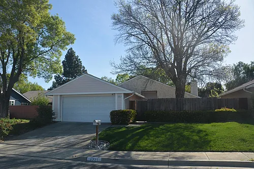 2221 Lynbrook Dr Photo 1