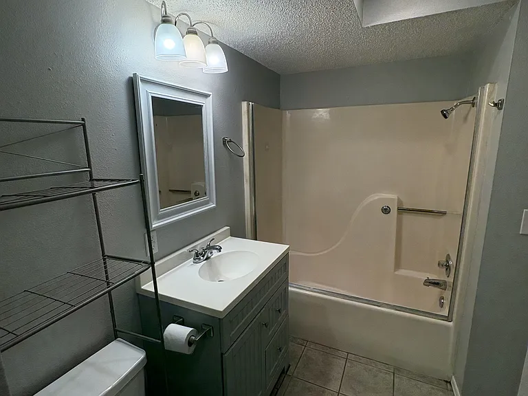203 S Baggett St — Photo 6