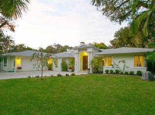 1647 Hyde Park St, Sarasota, FL 34239