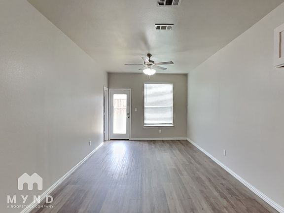 4th image of 3259 Karen St