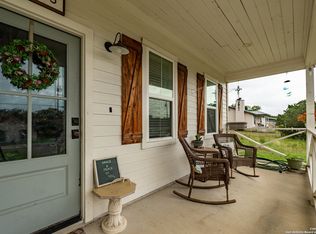 1055 Blueridge Dr, Canyon Lake, TX 78133