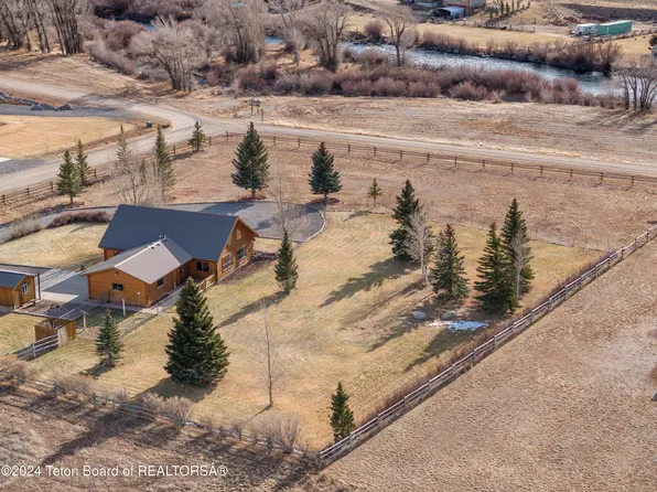 87 Leseberg Ave, Dubois, WY 82513