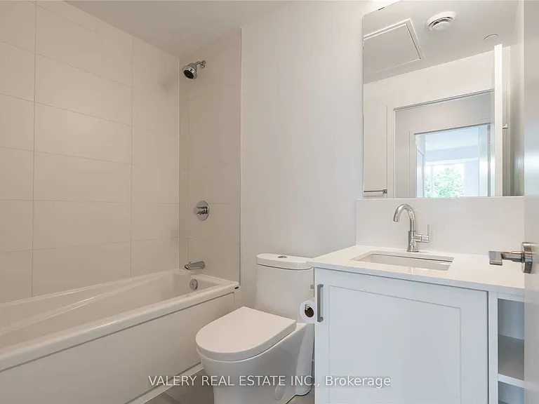 681 Yonge St #227 — Photo 10