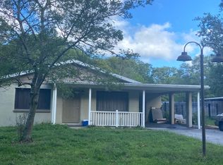 18704 Walker Rd, Lutz, FL 33549