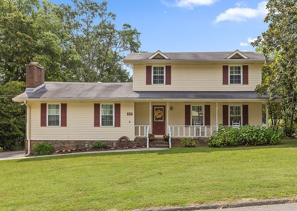 1st image of 555 Foster Dr