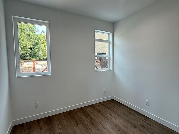 5th image of 11255 Hatteras St #5