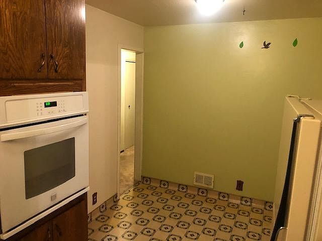 1st image of 332 Shasta Dr