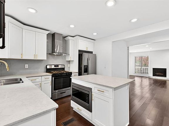 5th image of 2226 Spring Walk Ct