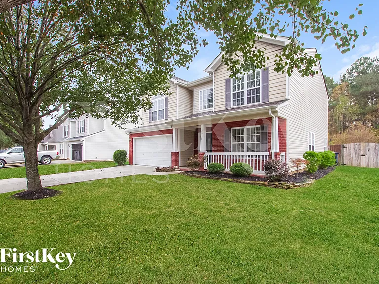 2038 Twilight Ln — Photo 2
