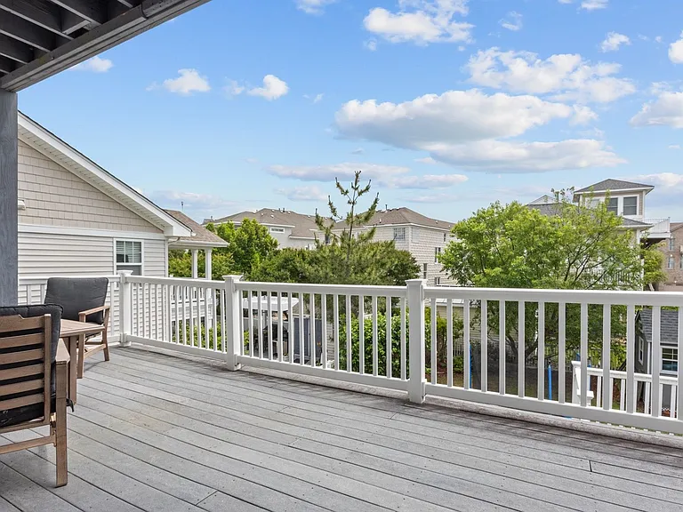 9620 Dolphin Run — Photo 37