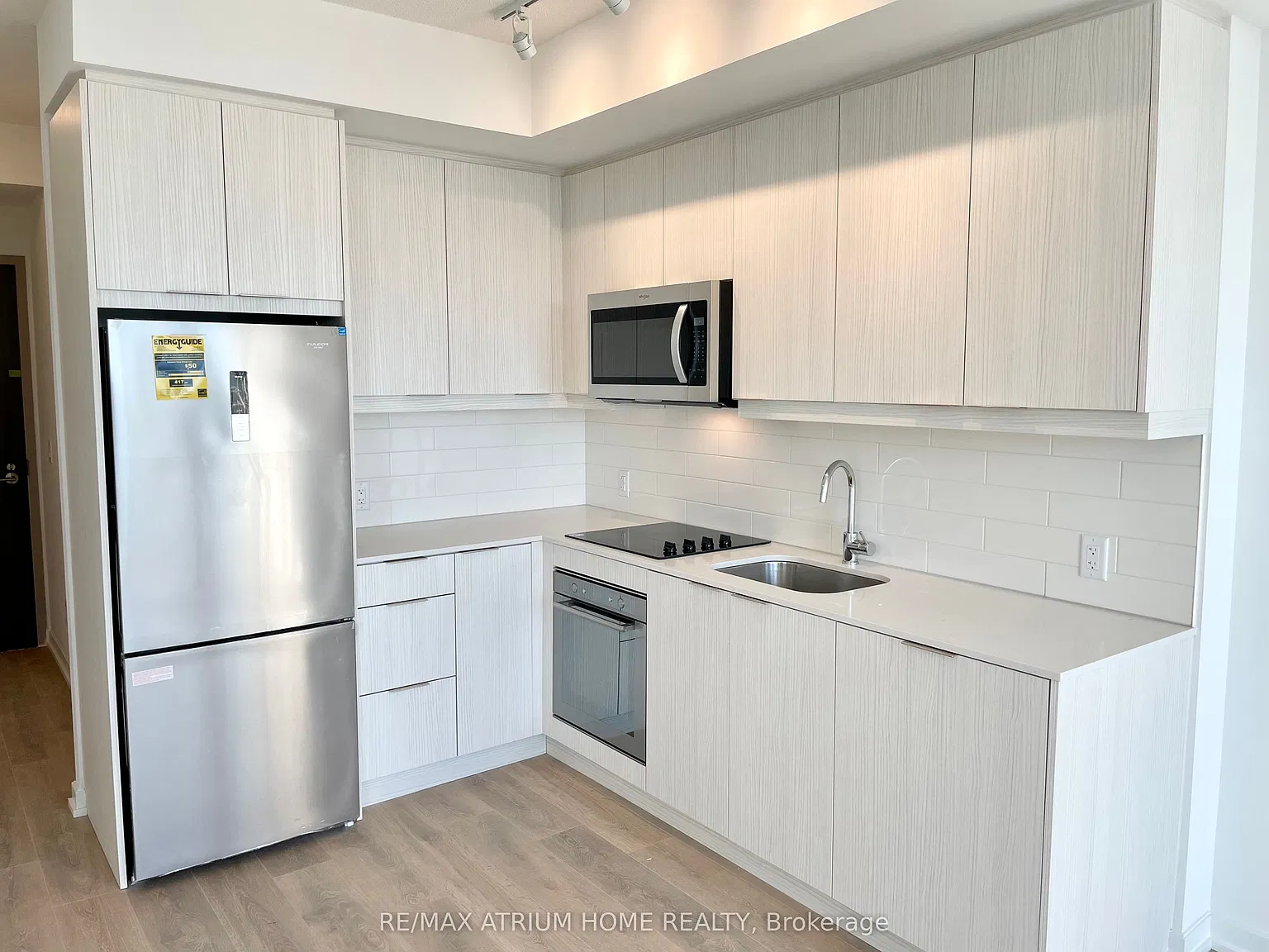 2 bed, $2,450 — Photo 3