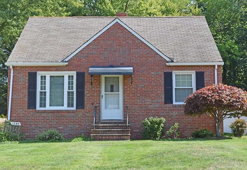 1st image of 1589 Parker Dr