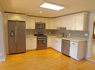 44 Nesta Dr, North Kingstown, RI 02852