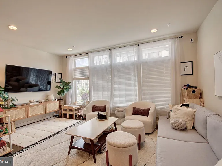 8078 Tribeca — Photo 17