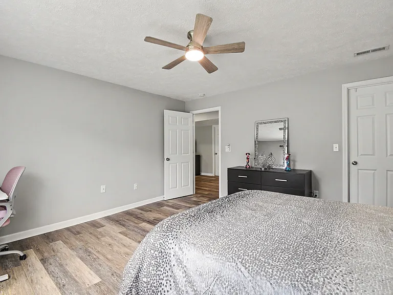 660 Braeside Dr SE — Photo 20