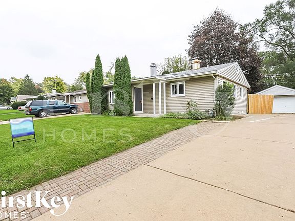 2nd image of 17 Fir St