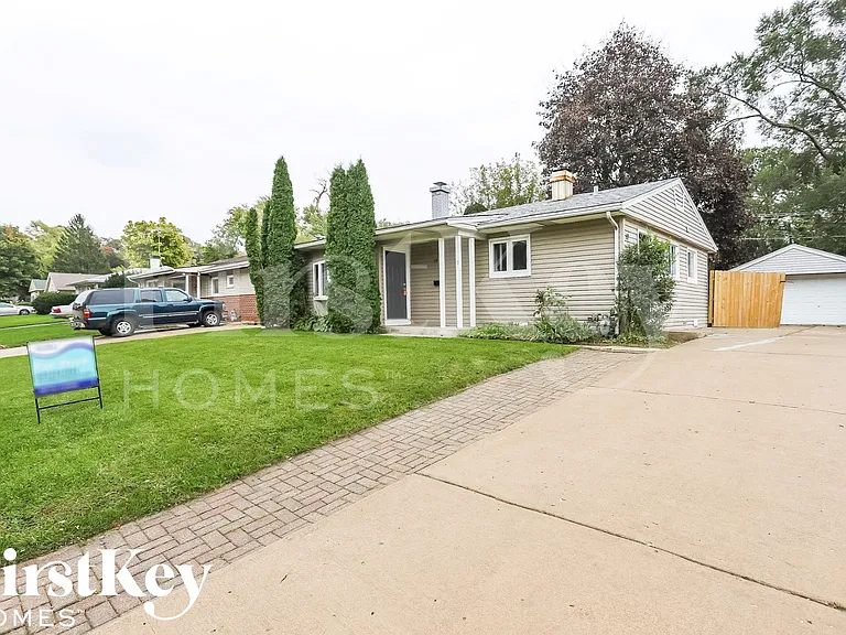 17 Fir St — Photo 2