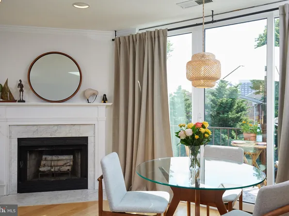 941 S Scott St #2, Arlington, VA 22204