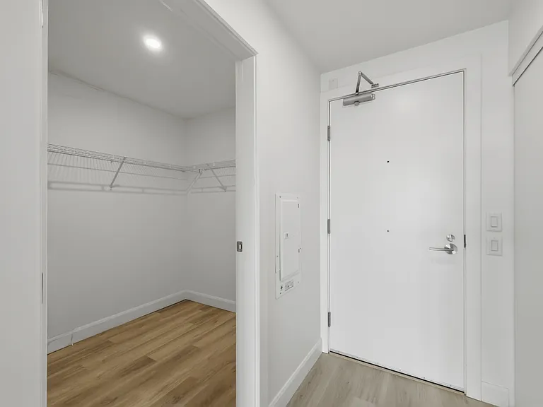 2511 Carolina St — Photo 46