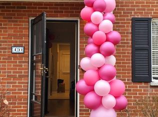 40 S Maywood Rd, Lake Forest, IL 60045