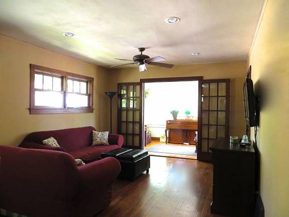 Living Room/Dining Room