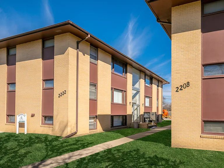 2208 N Cotner Blvd #6 — Photo 18