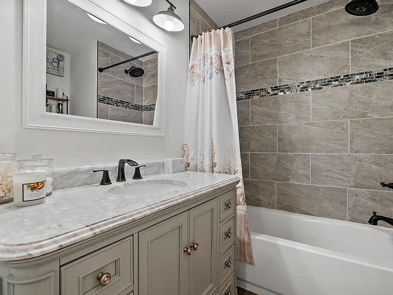 7826 Sienna Springs Dr — Photo 18