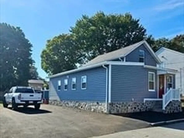495 Chicago St, Fall River, MA 02721
