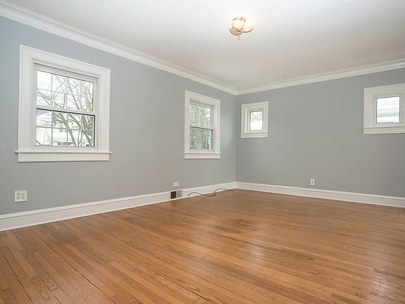 2nd image of 26 Pine Ave