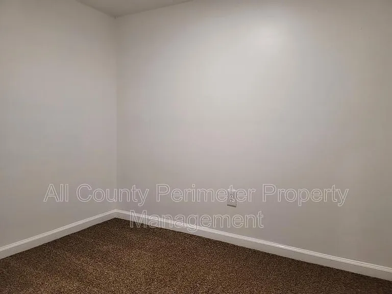4336 Hickory Wood Ln #B — Photo 7