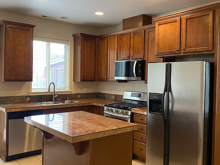 1741 Dollar End — Photo 3