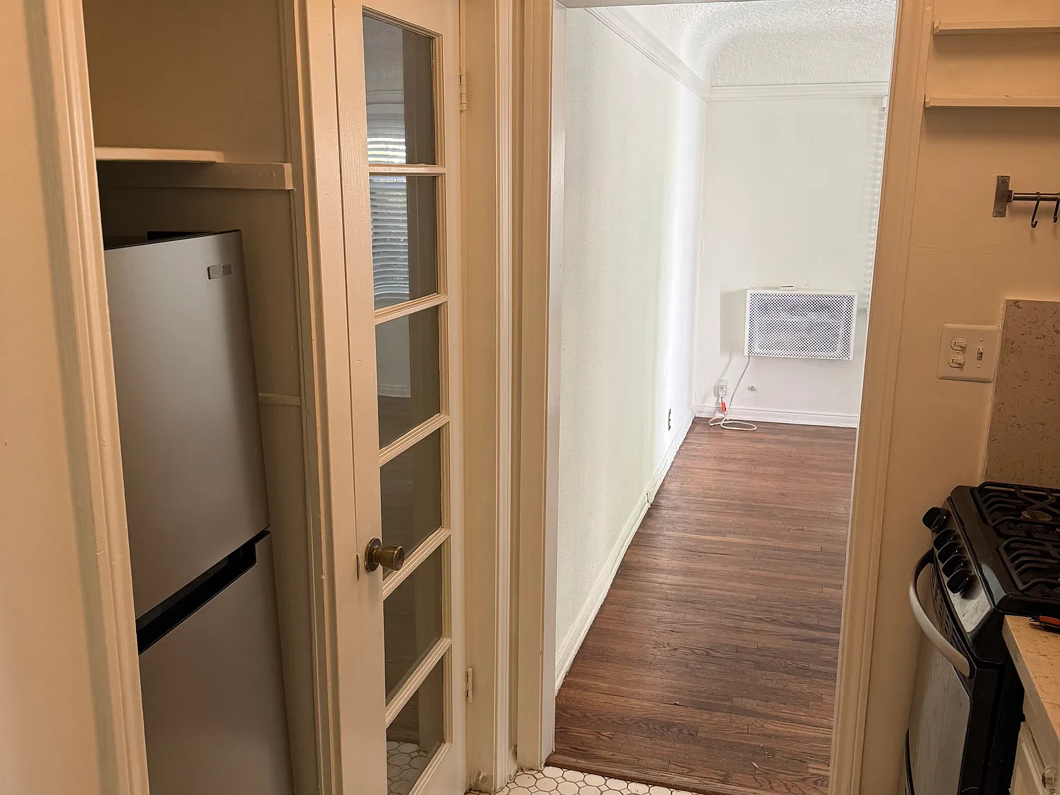 1 bed, 450 sqft, $1,995 — Photo 4