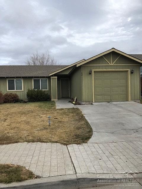 1st image of 825 SE Maliah Ave