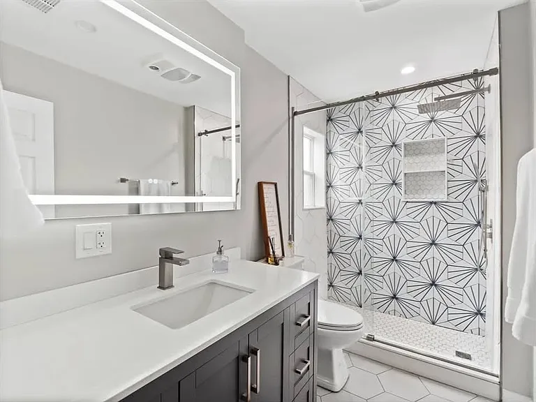 174 Middlesex Ave #2 — Photo 5