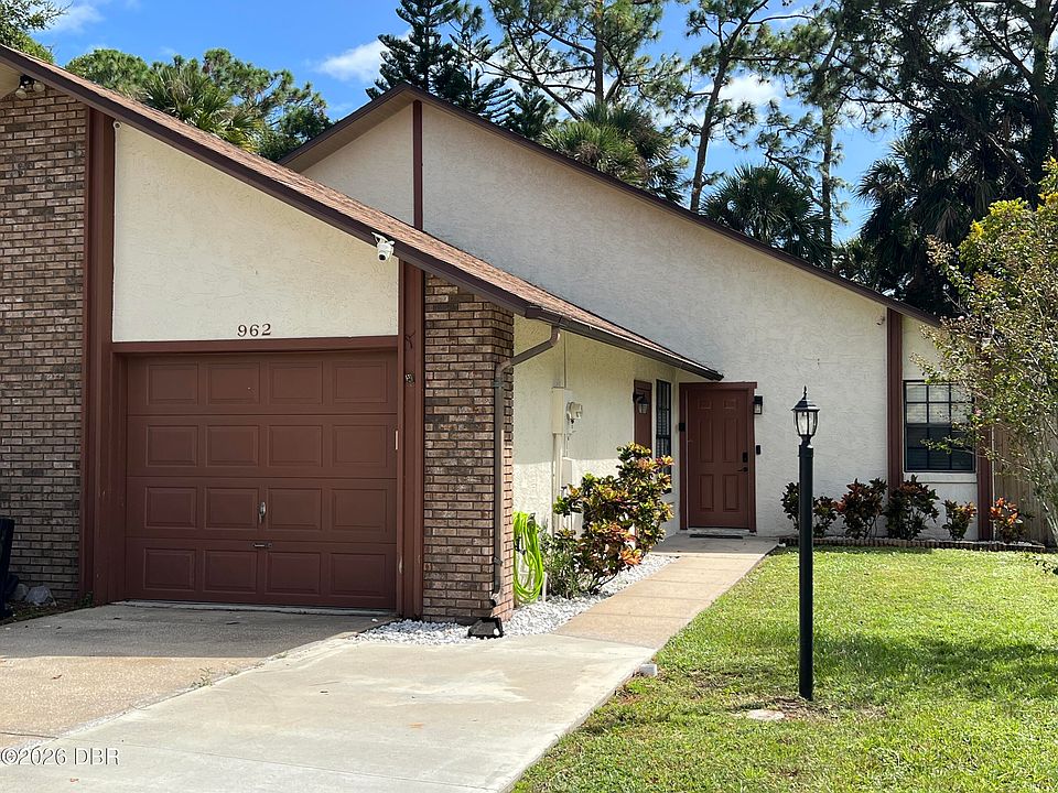 1st image of 962 Stonybrook Cir