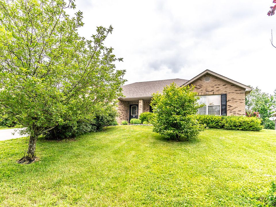 1st image of 345 Palomino Dr