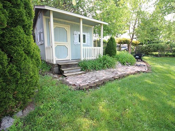 5th image of 405 Oakwood Dr