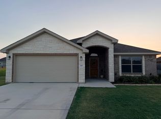 318 Walking Stick Dr, Nolanville, TX 76559