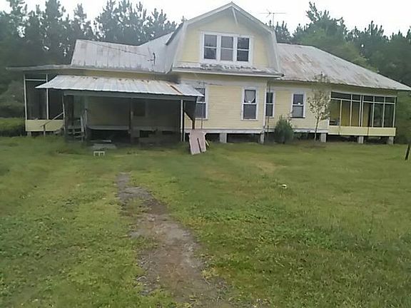 3rd image of 252 NW Haffye Dr
