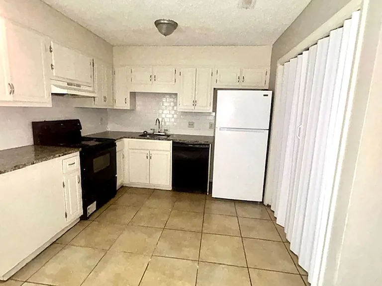 4510 Bonnell Dr NW — Photo 7
