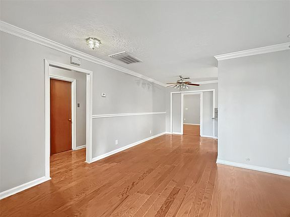 3rd image of 10437 Wolbrook St