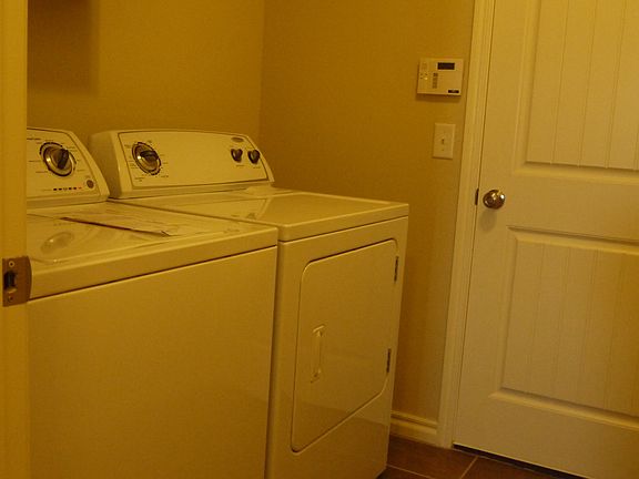 4th image of 18224 Scarborough Dr