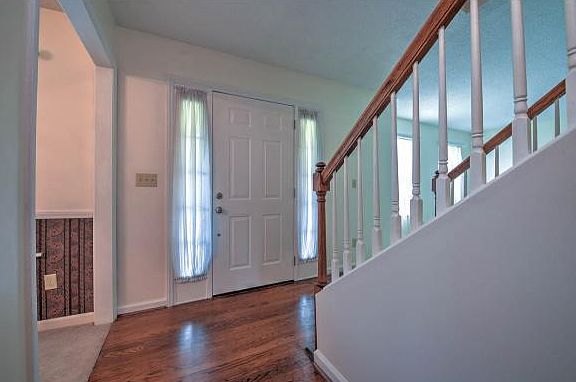 4th image of 1014 Estate Dr