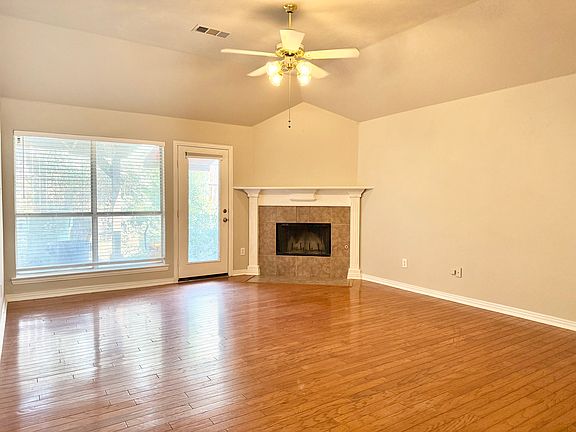 3rd image of 1321 Marchant Pl