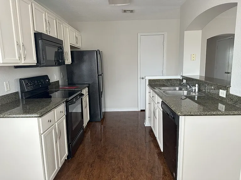 4039 Southern Trace Dr — Photo 28