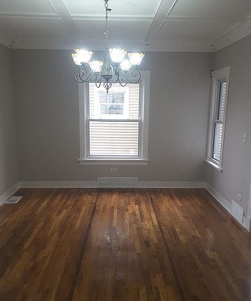 3rd image of 1015 S 6th Ave